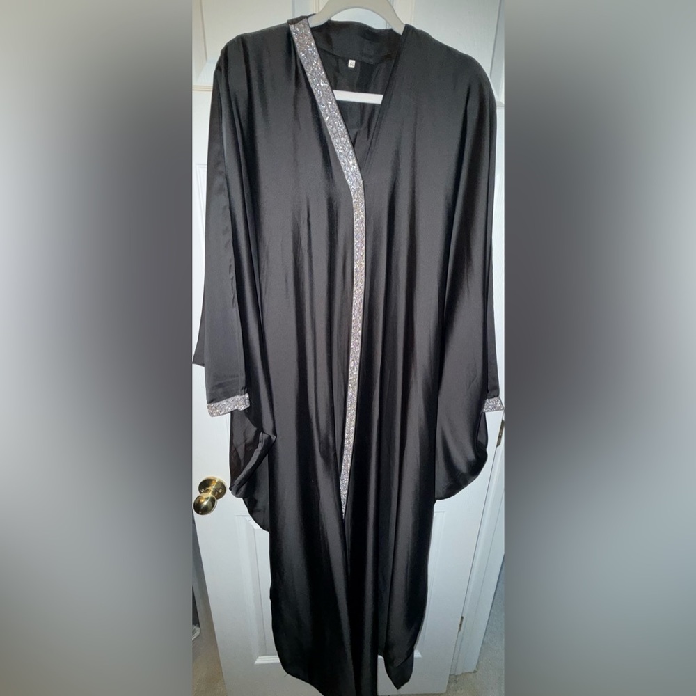 Elegant Black Kaftan with Silver Trim elegant butterfly style abaya kaftan M/L